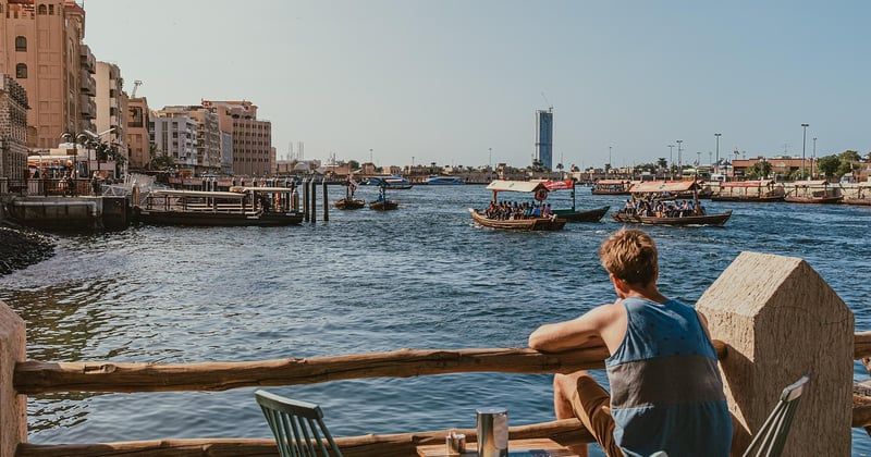 Séjour romantique en bord de mer : destinations et hôtels avec vue